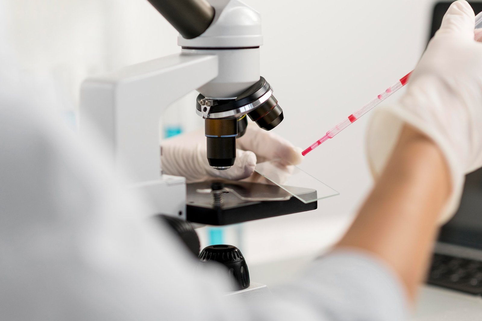 diagnostics - Dr Hans Clinics Dr Hans Clinics London | Services | Dr Hansel treating a patient