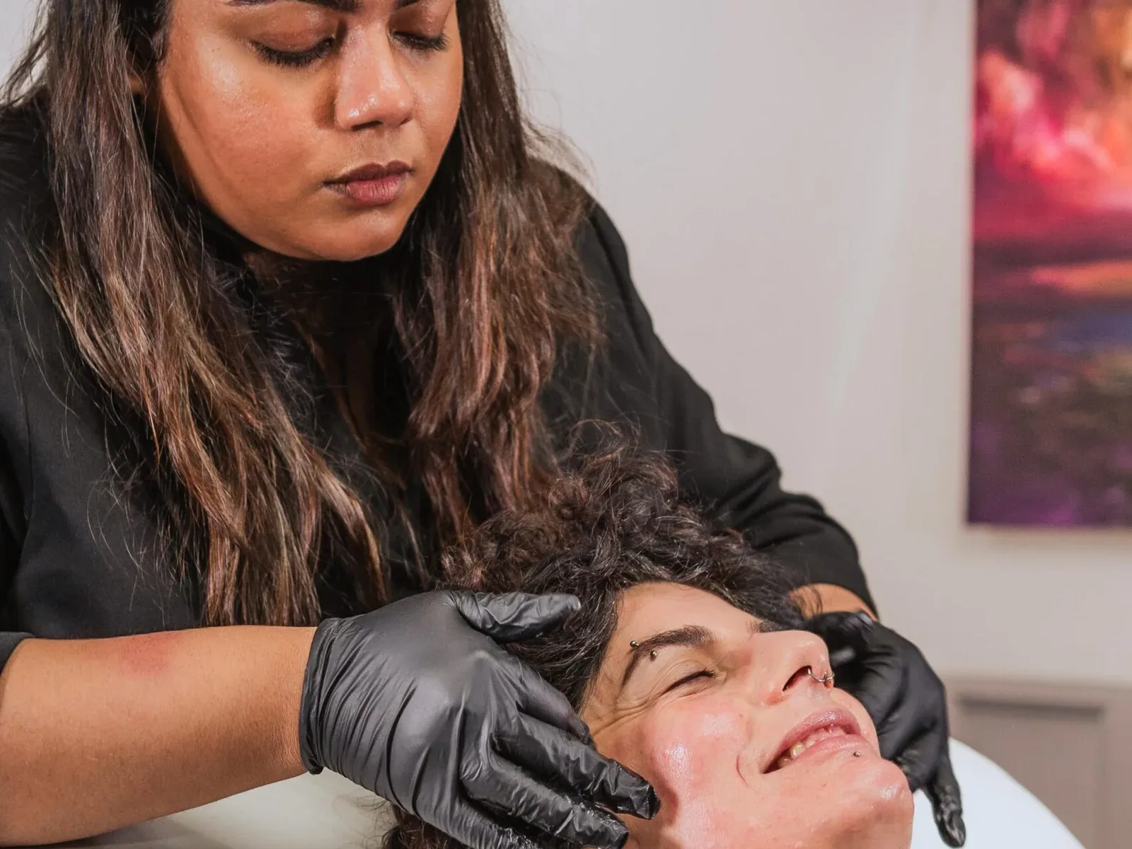 biostimulation - Dr Hans Clinics Dr Hans Clinics London | Services | Dr Hansel treating a patient